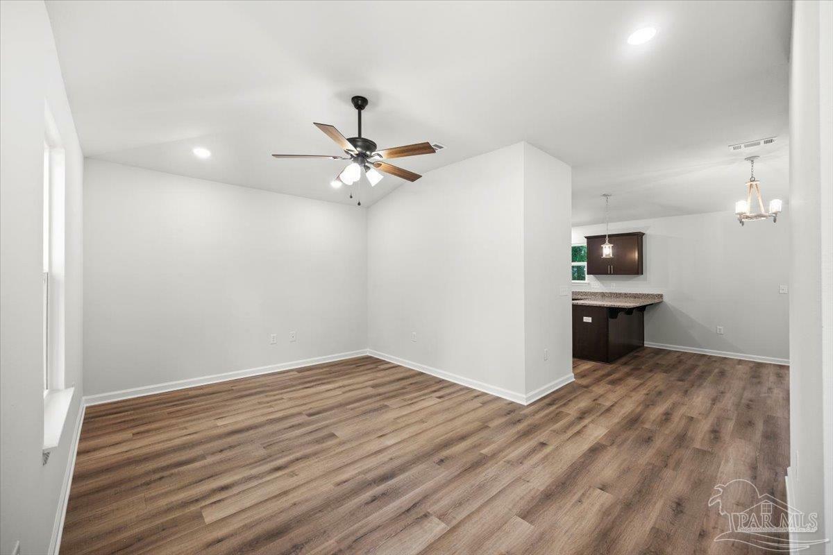 Property Photo: 5621 Kingery Rd FL 32583