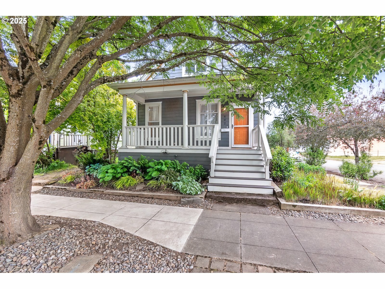 Property Photo: 602 NE Failing St OR 97212