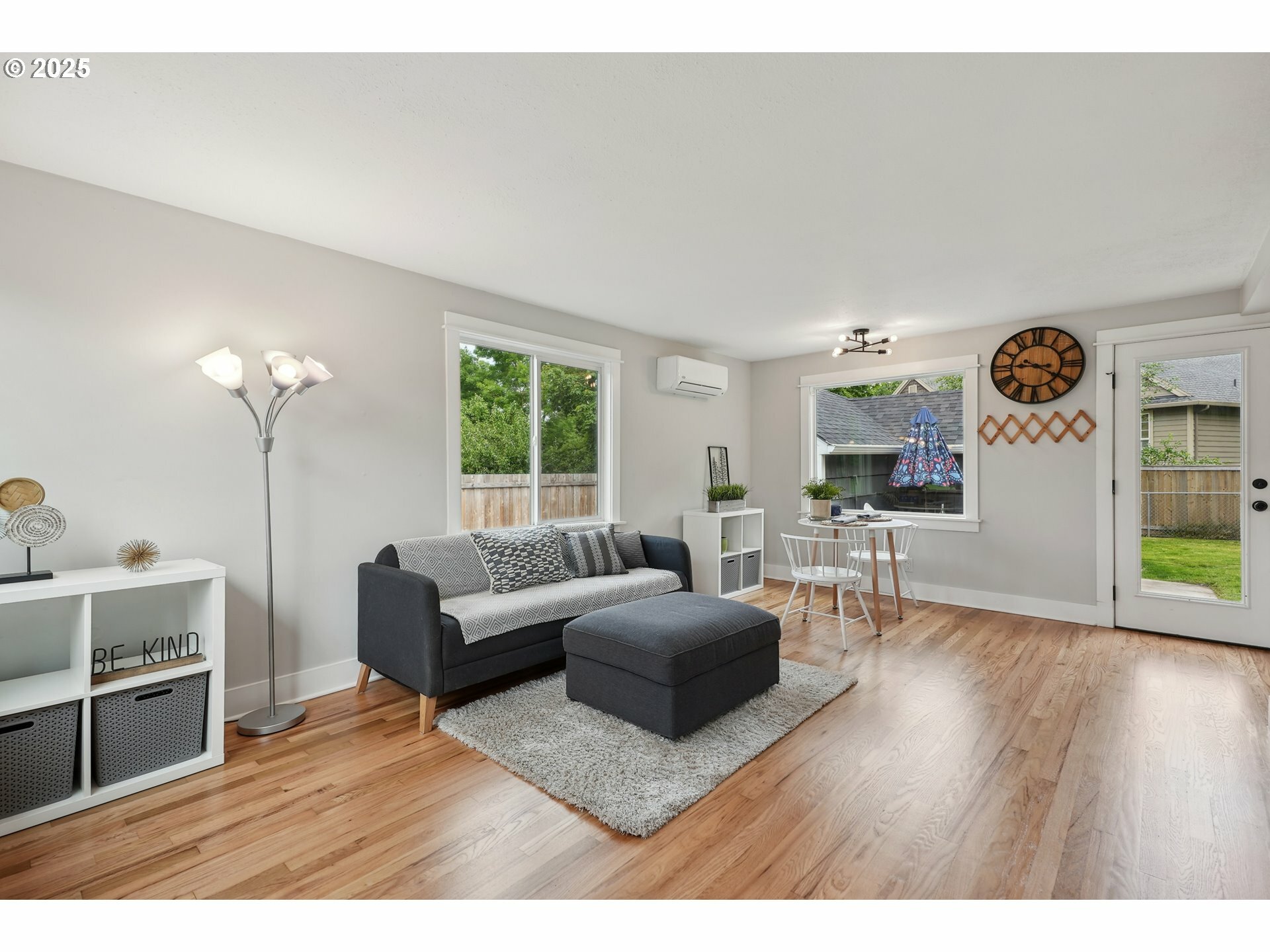 Property Photo: 4803 SW Dickinson St OR 97219