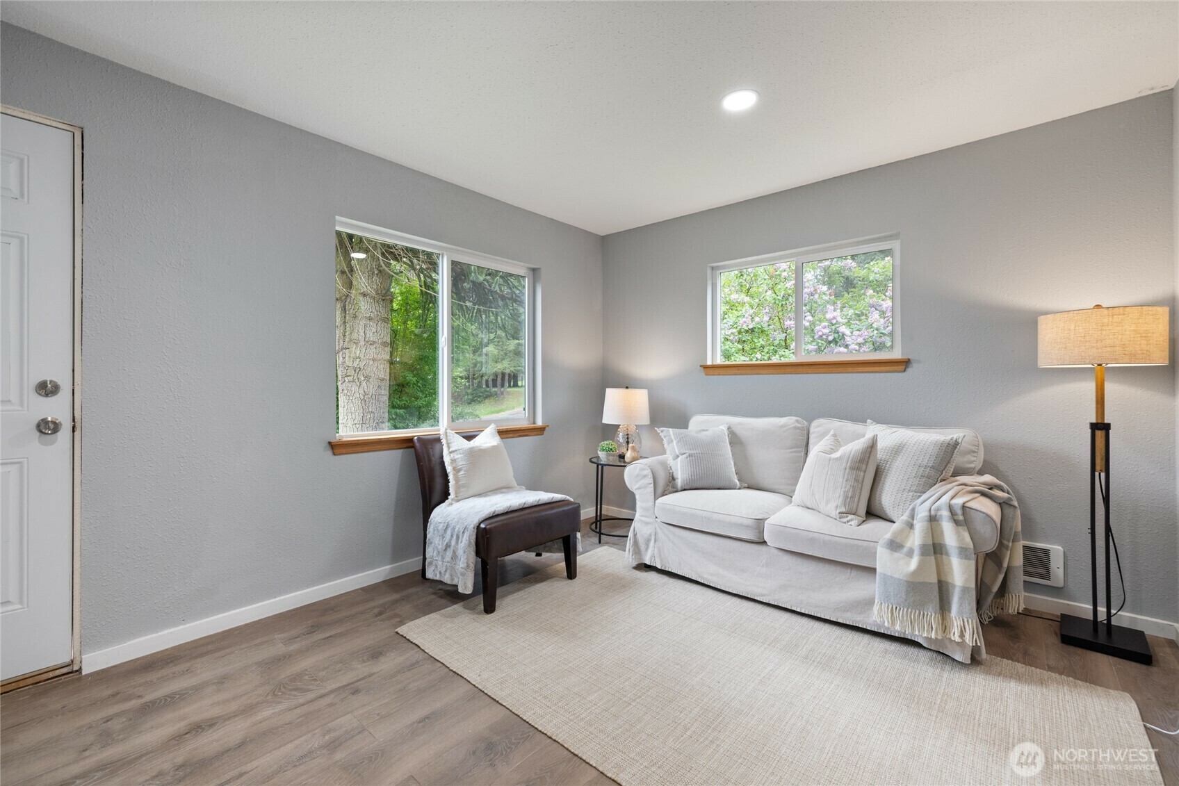 Property Photo: 1140 Tacoma Avenue WA 98366
