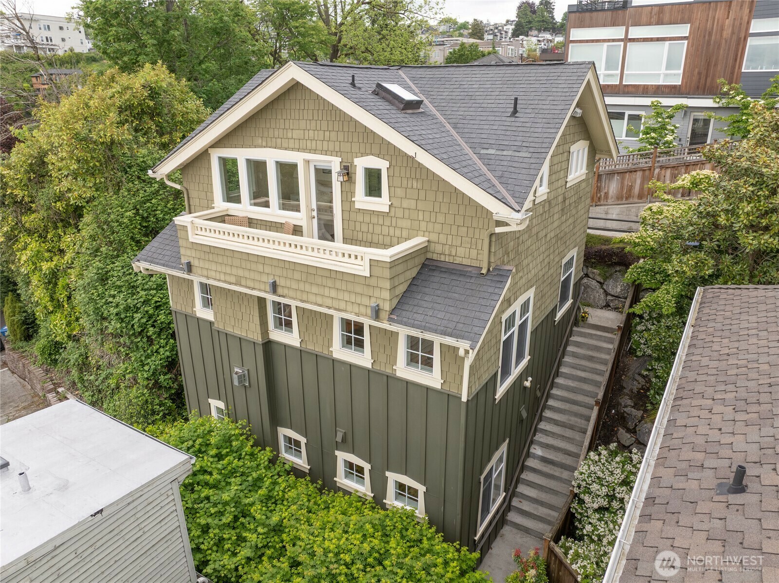 Property Photo: 1832 12th Avenue W WA 98119