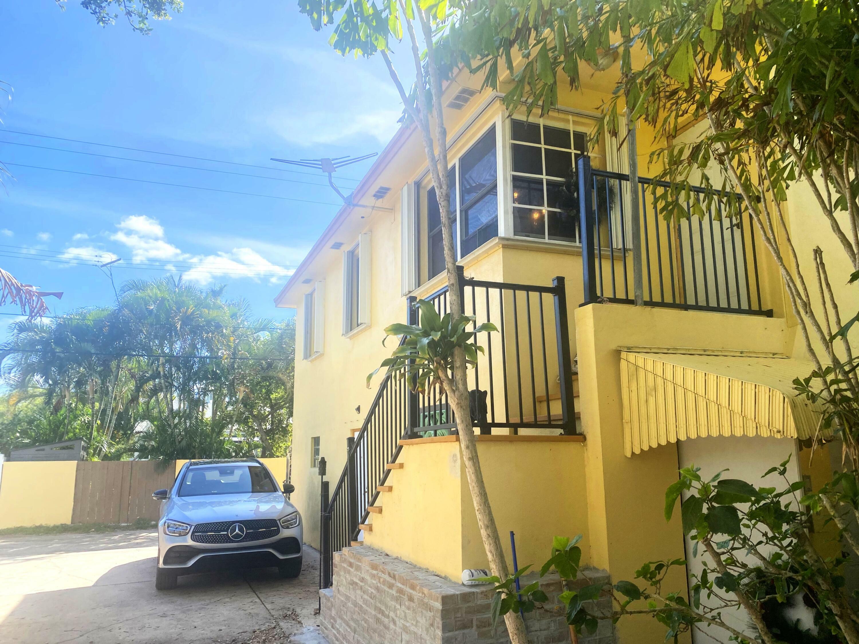Property Photo: 1120 S Federal Highway FL 33460