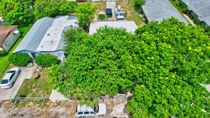 Property Photo: 134 SW 10th Avenue FL 33444