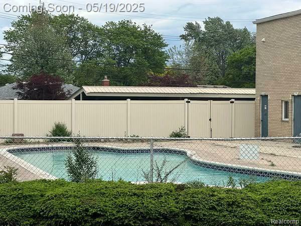 Property Photo: 7350 N Inkster Road 10 MI 48127