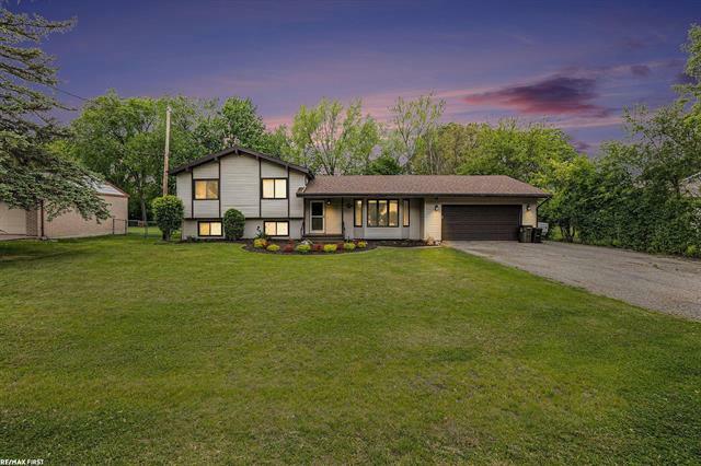 Property Photo: 875 Harris Drive MI 48083