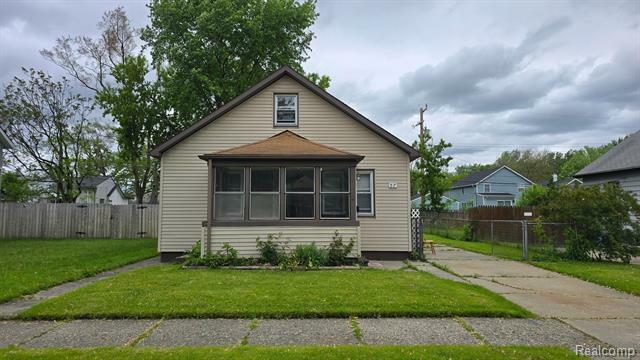 Property Photo:  57 E Milton Avenue  MI 48030 