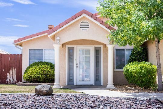 Property Photo: 113 Kathy Ave CA 93555