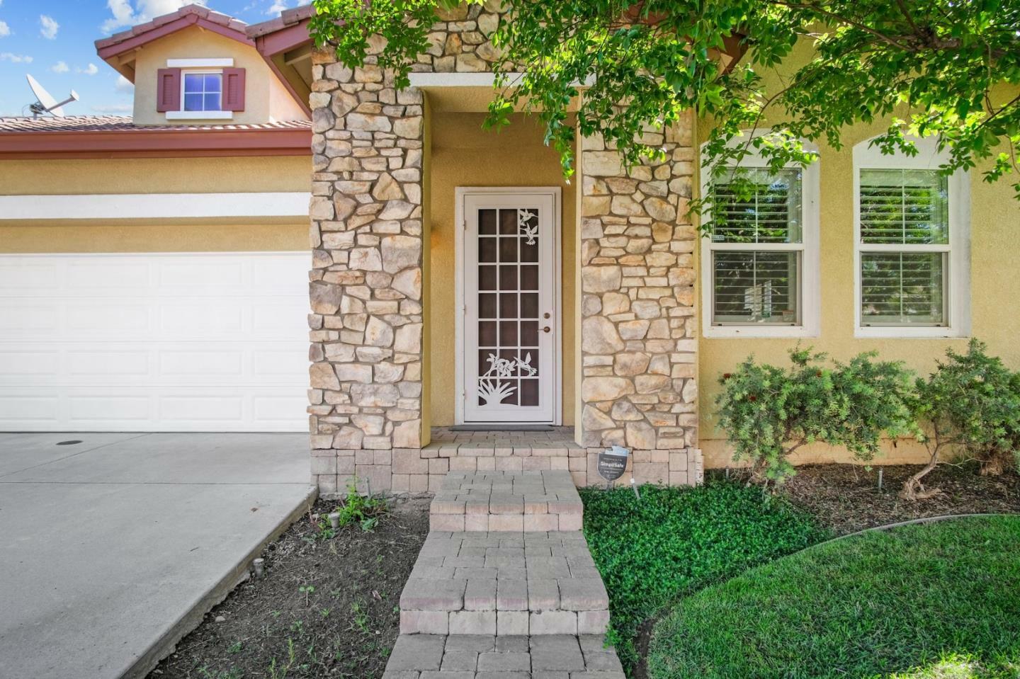 Property Photo: 561 Branding Iron Street CA 95361