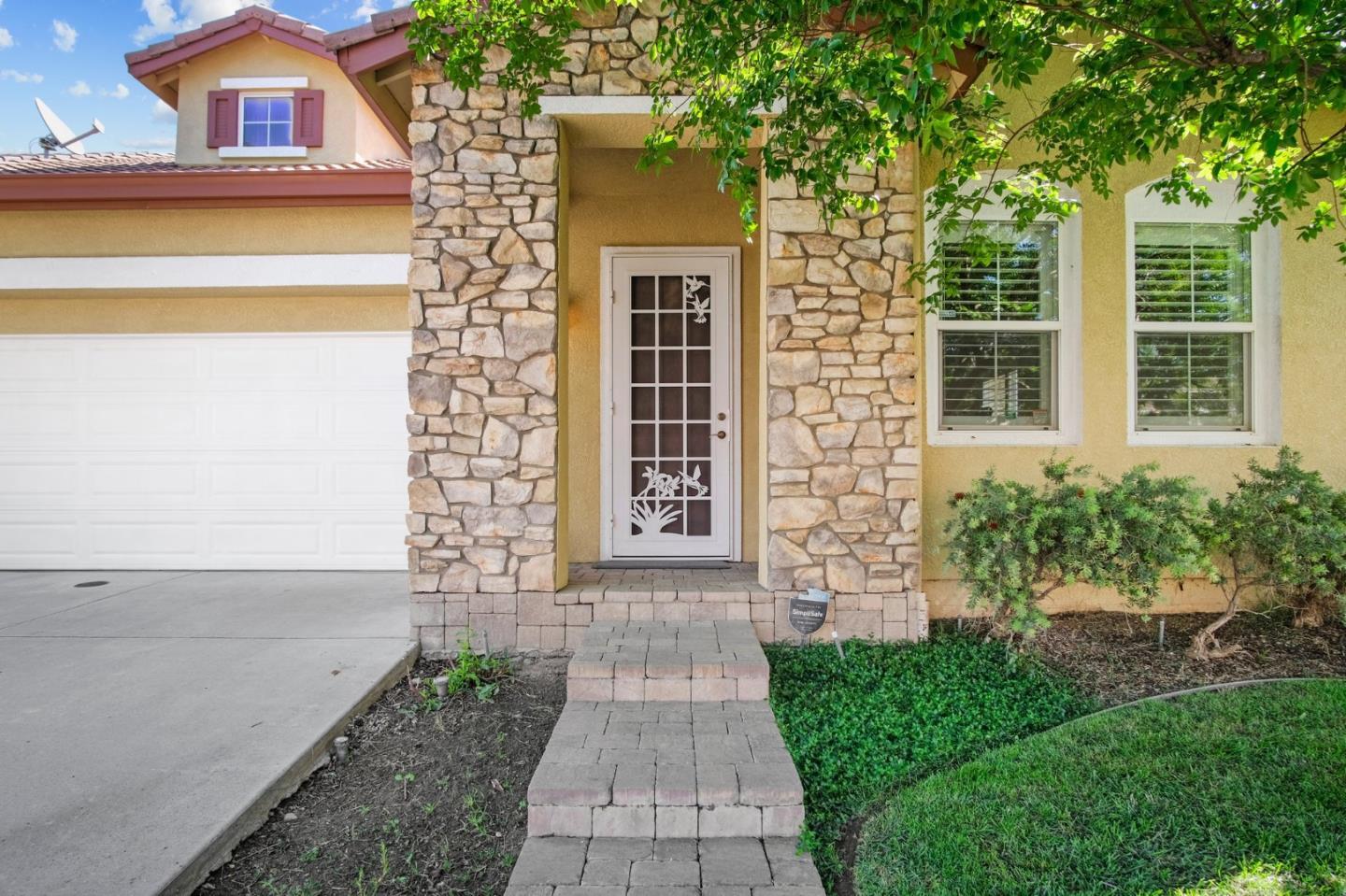 Property Photo: 561 Branding Iron Street CA 95361