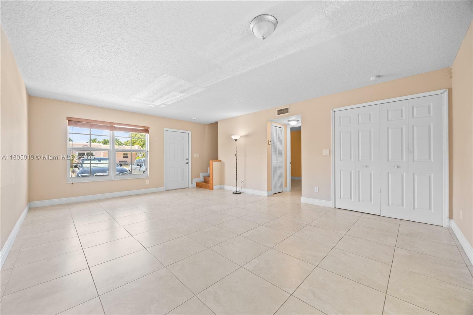 Property Photo: 11253 SW 33rd Cir Pl FL 33165