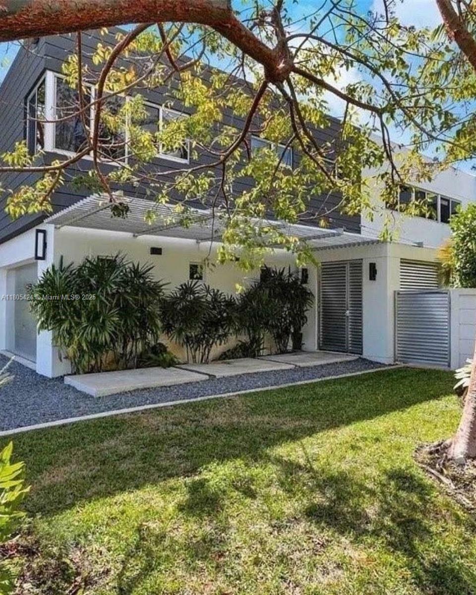 Property Photo: 6340 SW 80th St FL 33143
