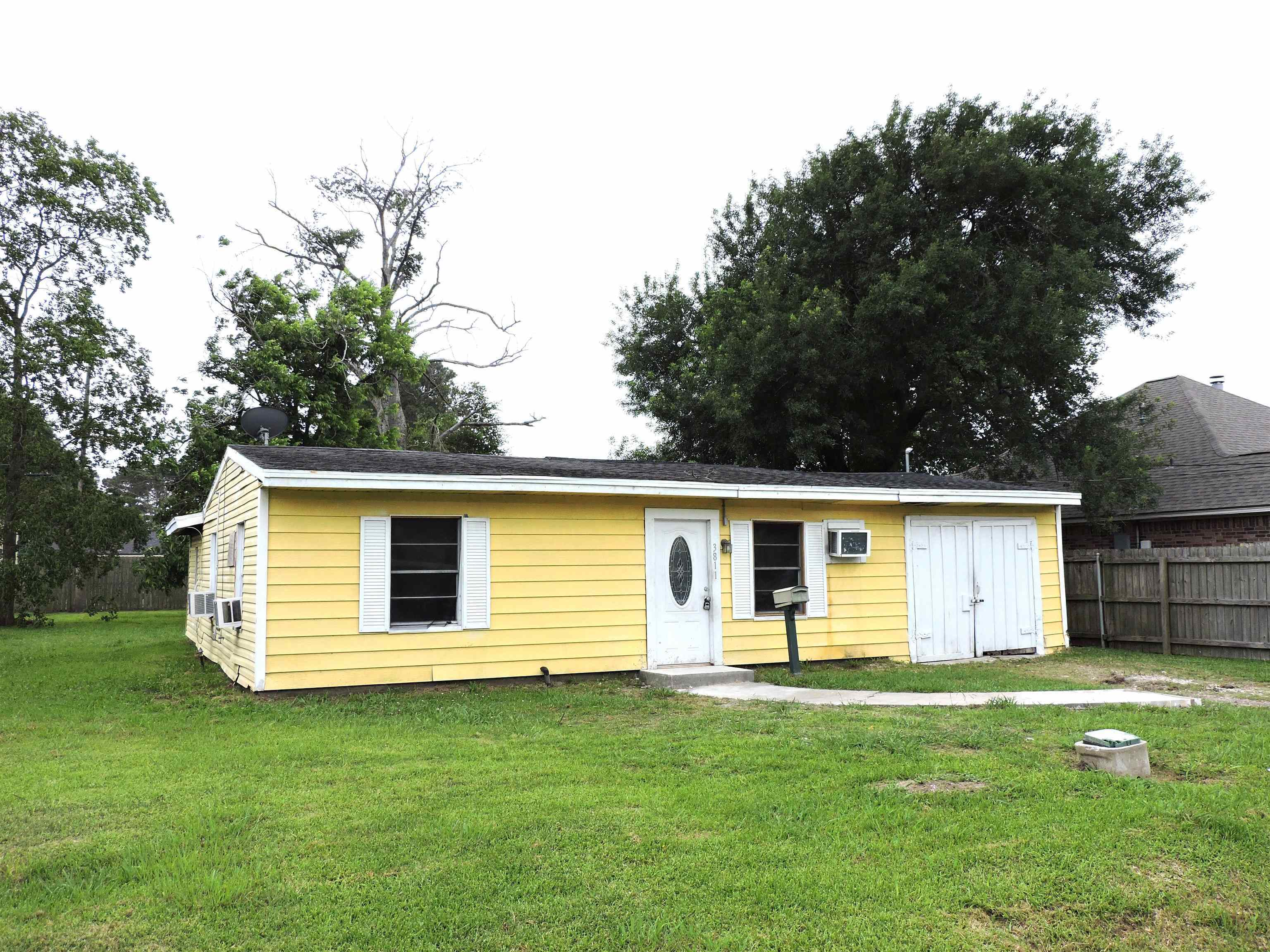Property Photo:  3811 Dunn  TX 77619 