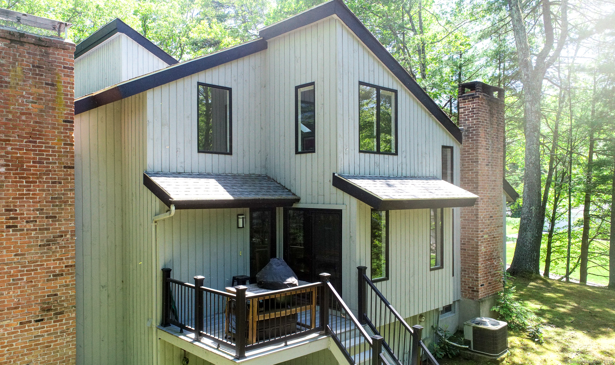 Property Photo:  8 Bruce Lane  CT 06001 