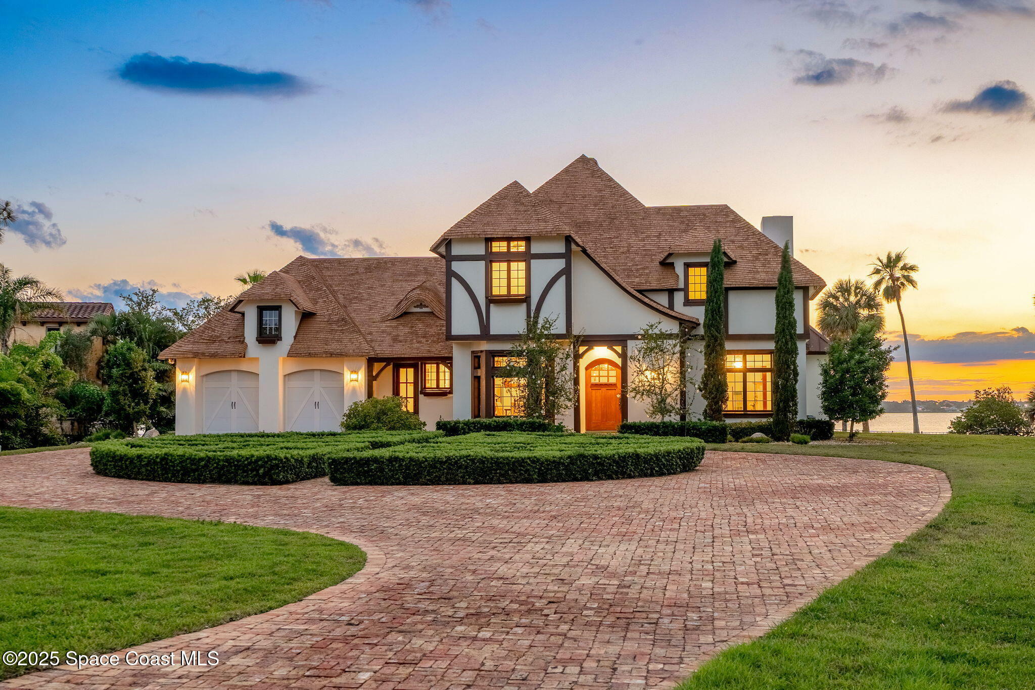 Property Photo: 7021 S Tropical Trail FL 32952