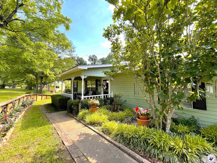 Property Photo: 827 Fm 3384 TX 75686