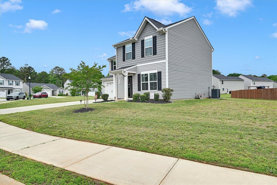 Property Photo: 145 Queens Mill Court SC 29670