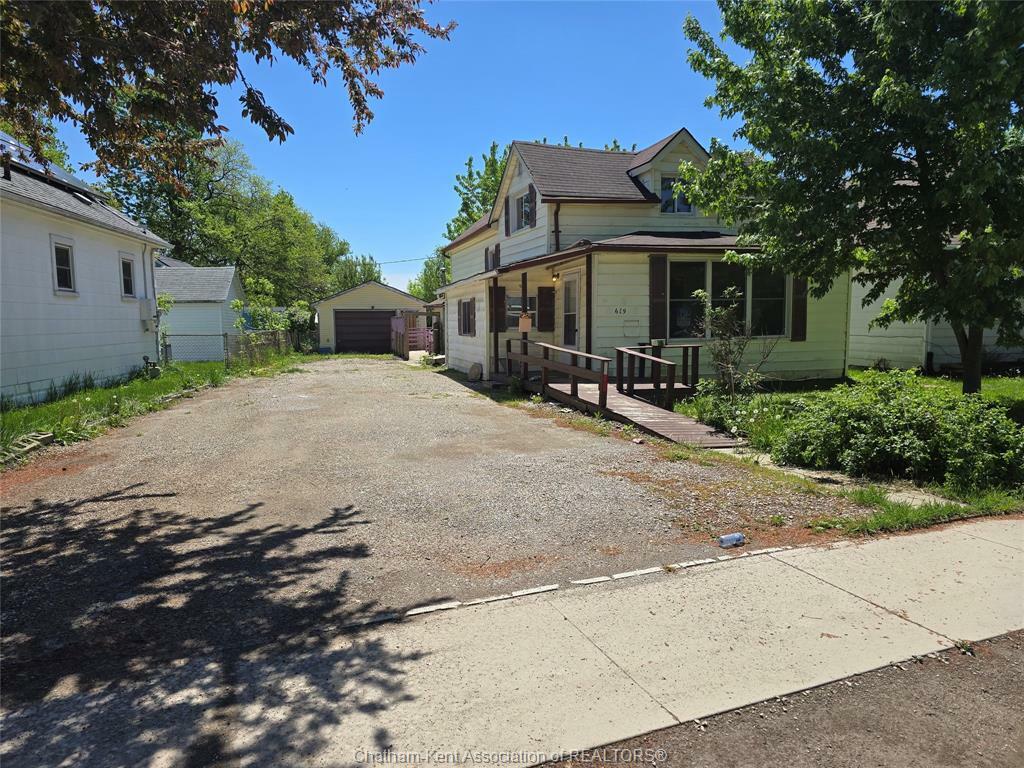 Property Photo:  619 Duke Street  ON N8A 1G1 