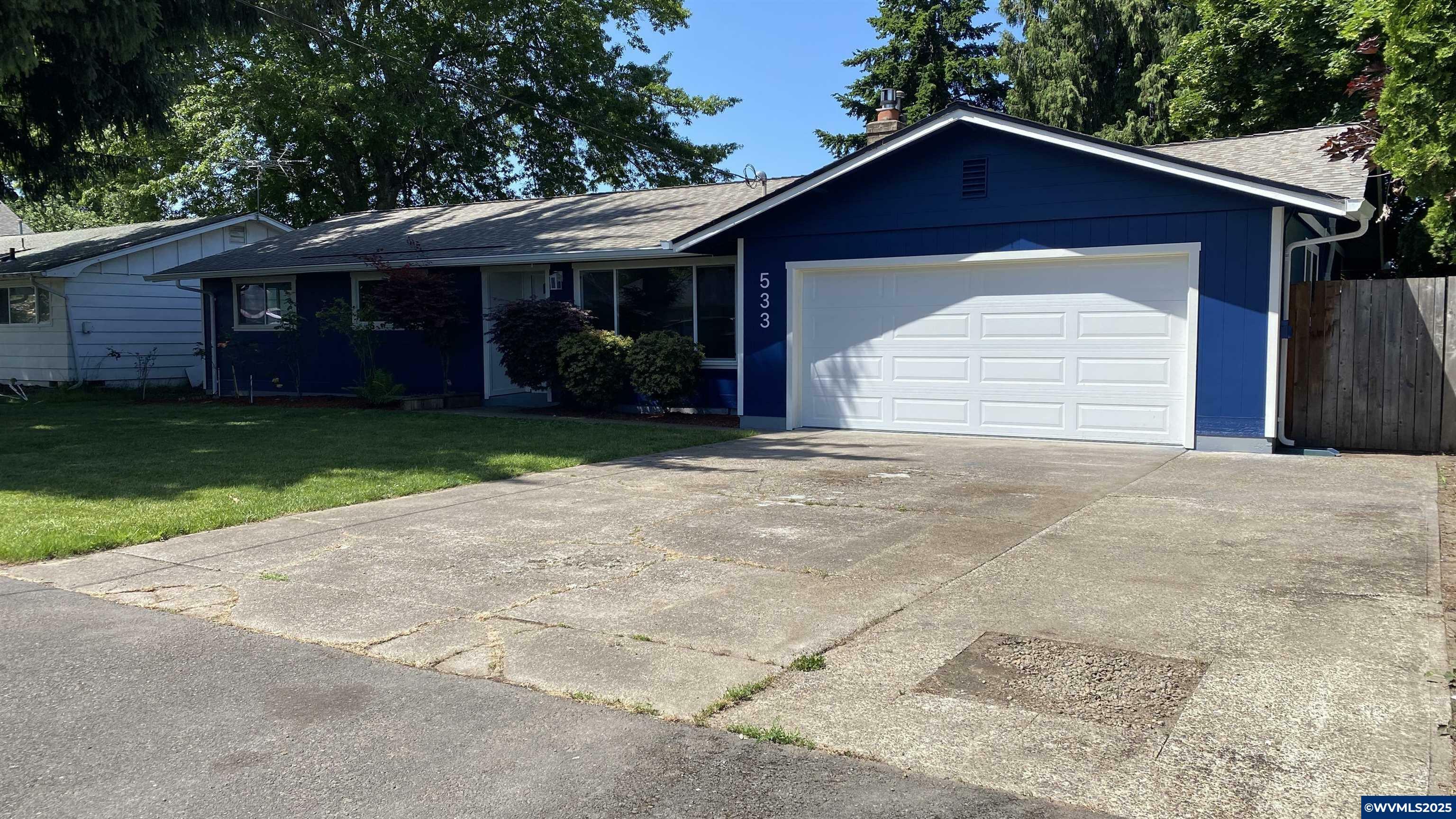 Property Photo: 533 Illinois Av NE OR 97301