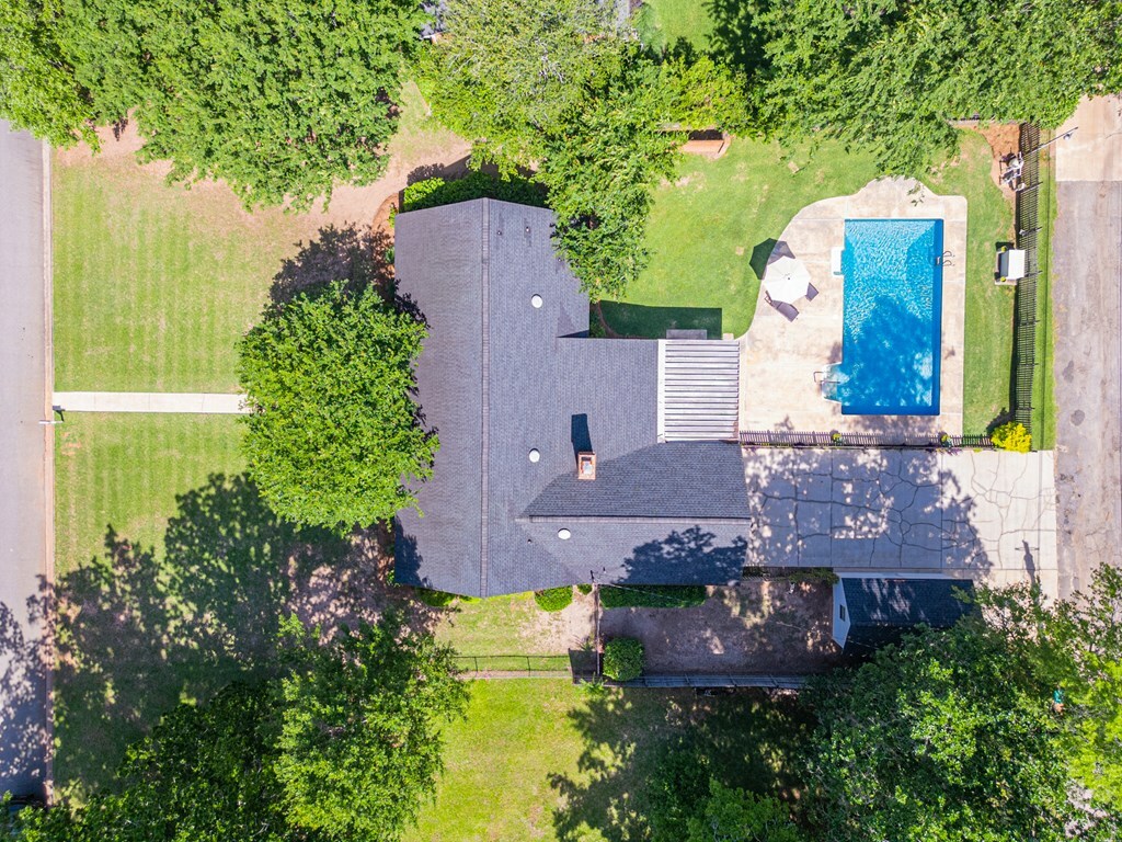 Property Photo: 2518 Kenilworth Drive GA 31707