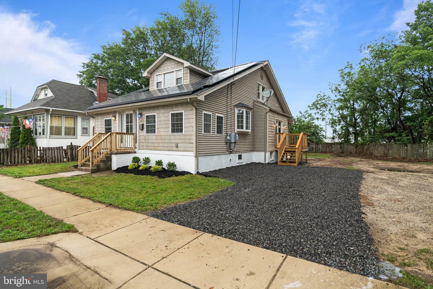 Property Photo:  307 Hazel Avenue  NJ 08093 