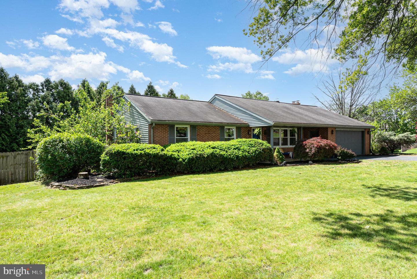 Property Photo: 1025 Crystal Creek Drive PA 17050