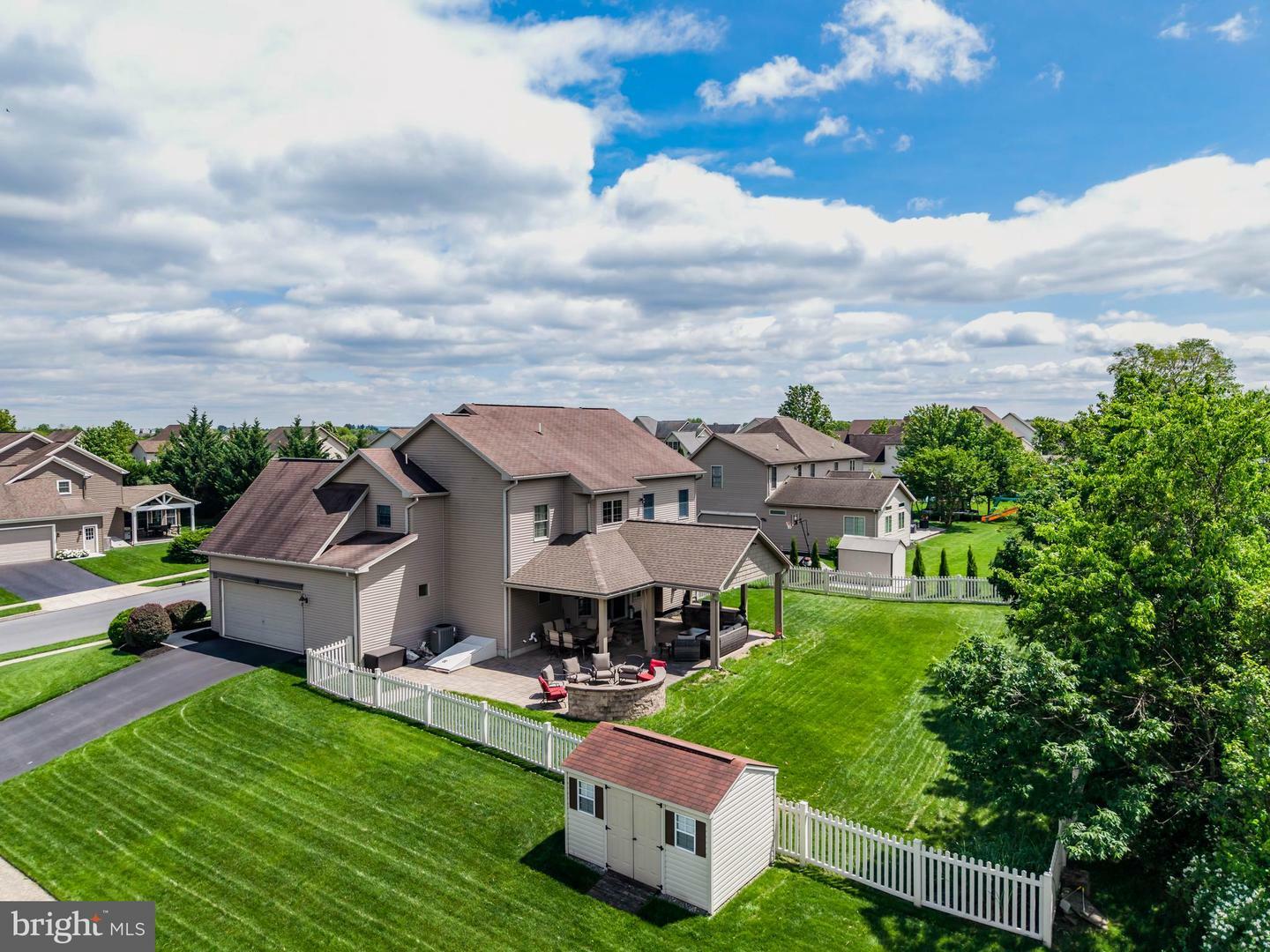 Property Photo: 2340 Greenbriar Lane PA 17025