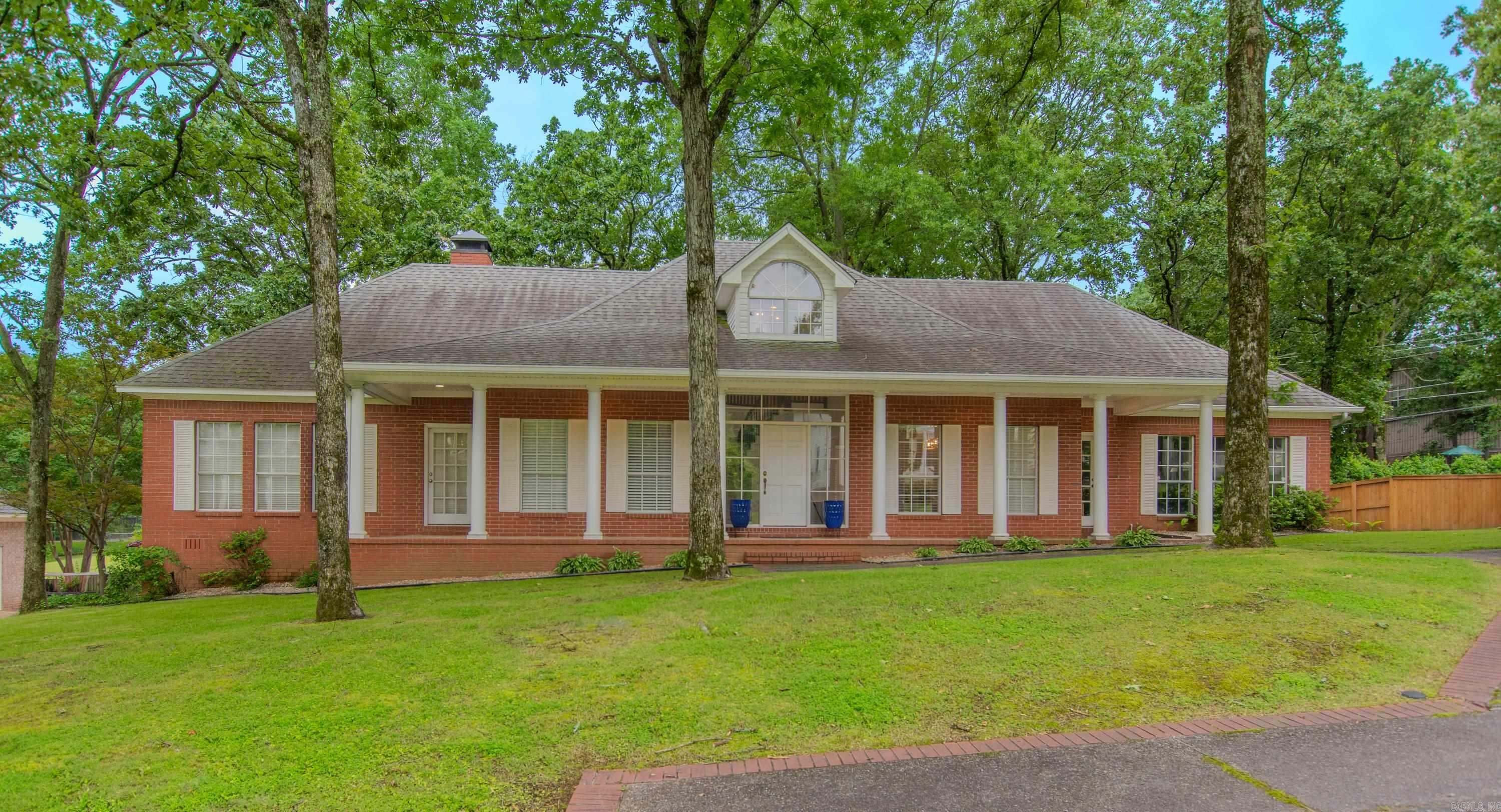 Property Photo: 10 Silverwood Court AR 72116