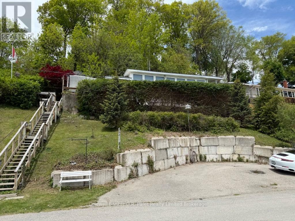 Property Photo: 61 Bluewater Avenue ON N0E 1P0