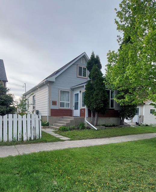 Photo de la propriété: 384 Robertson Street MB R2X 2B9
