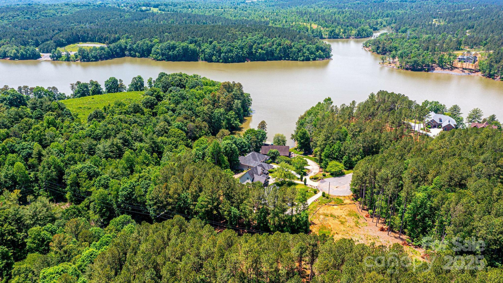 Property Photo: 150 Edgewater Court NC 28630