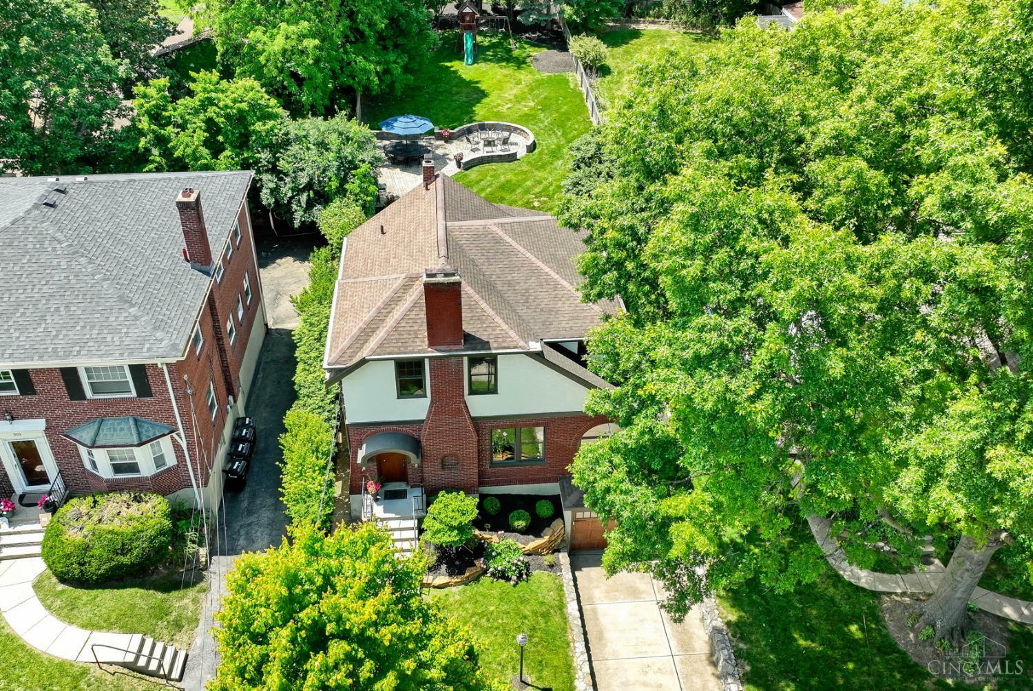 Property Photo: 915 Ellison Avenue OH 45226