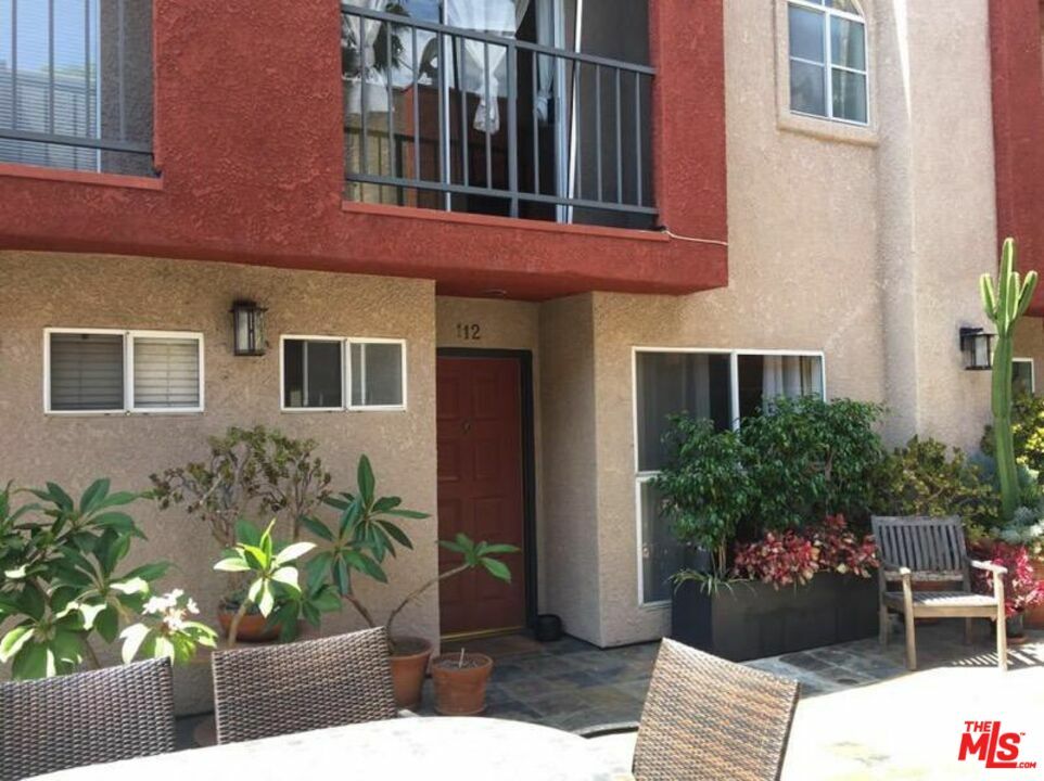 Property Photo: 1957 N Bronson Ave CA 90068