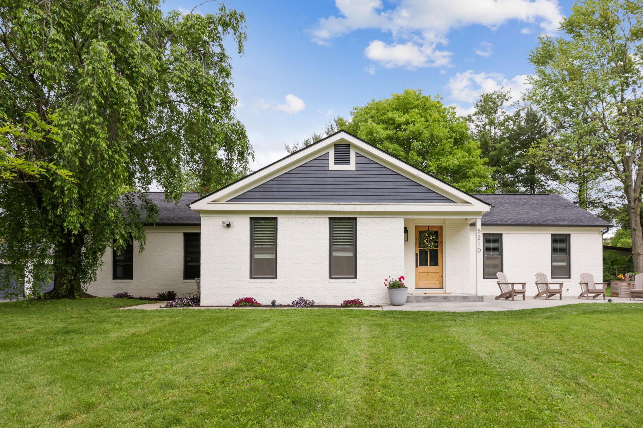 Property Photo: 5210 Chevy Chase Court OH 43220