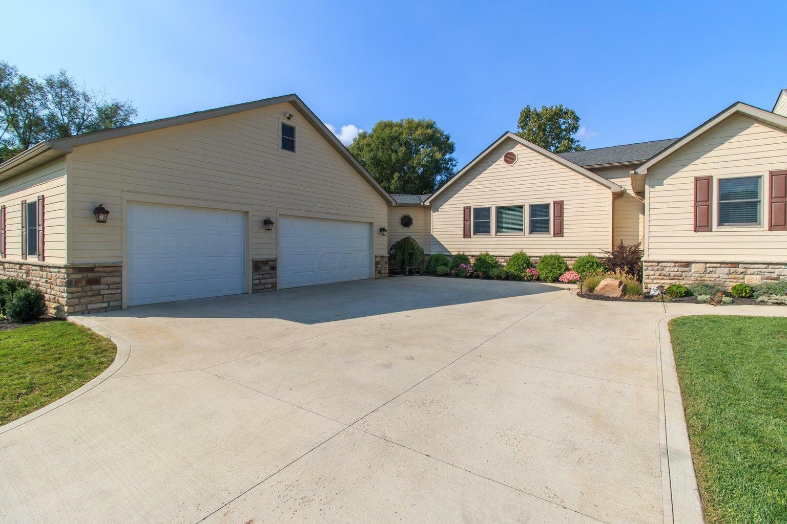 Property Photo: 8270 Windy Hollow Road OH 43031