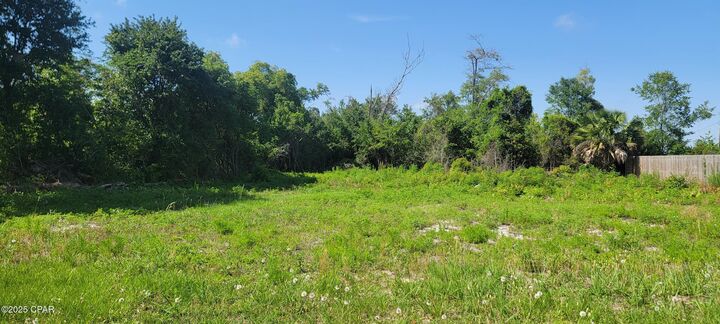 Property Photo:  2209 E 9th Street  FL 32401 