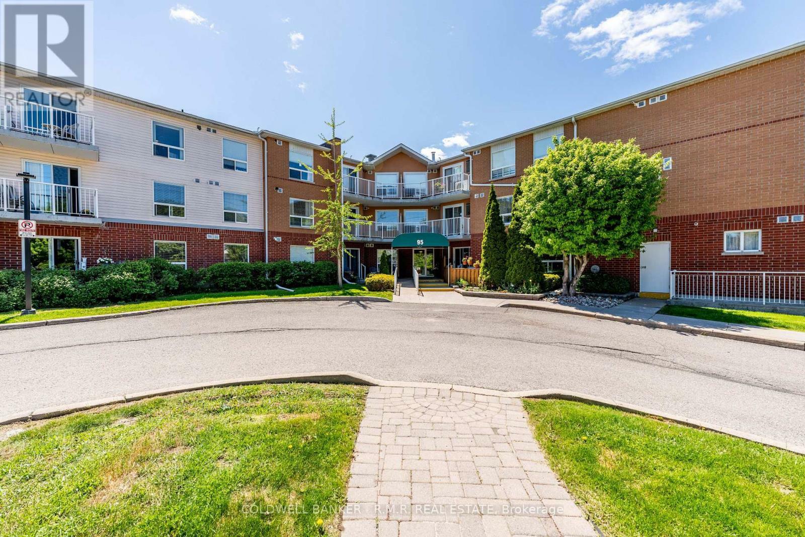 Property Photo: 95 Wellington Street 313 ON L1C 5A1