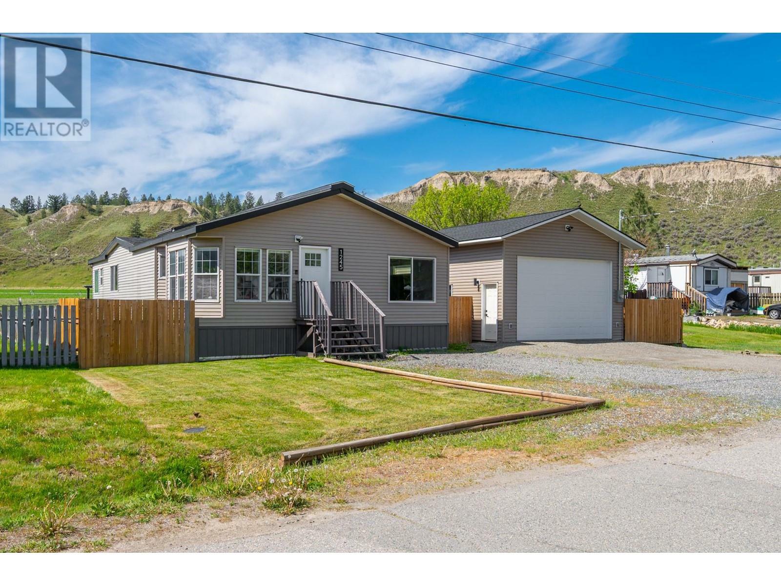 1245 Decamillis Road  Kamloops BC V0E 2P0 photo