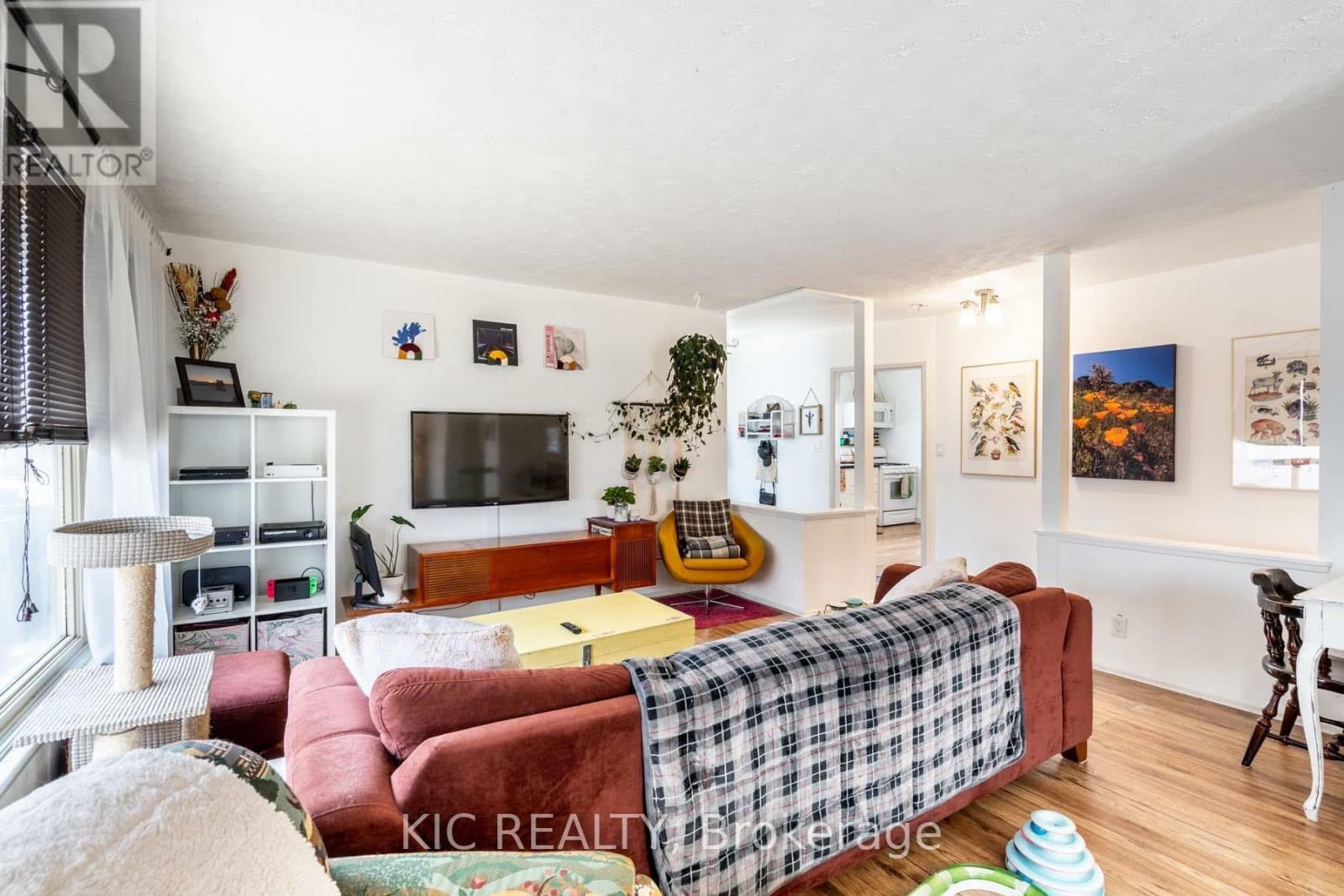 Property Photo:  196 Hunter Street East  ON K9H 1G8 