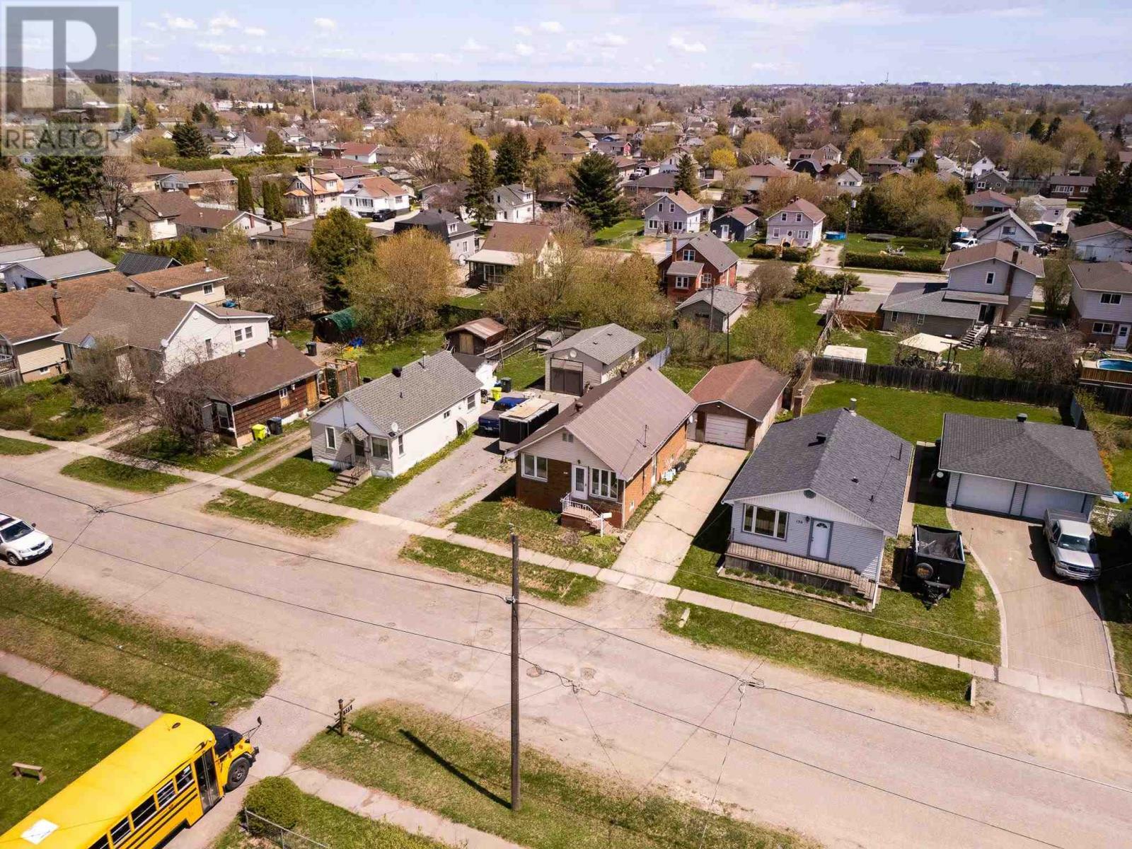 Photo de la propriété: 134 Wilding Ave ON P6C 4V1