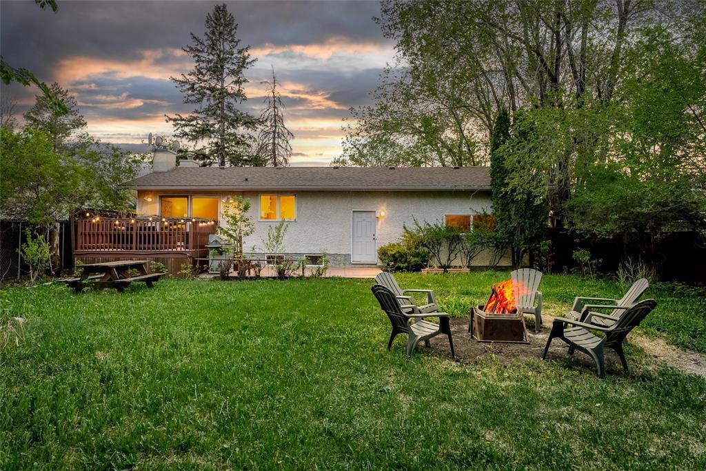 Property Photo: 134 Robindale Road MB R3R 1G7