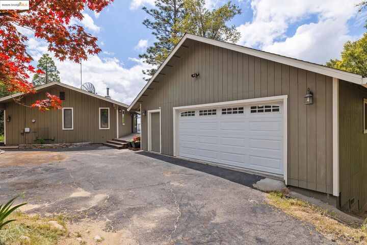 17215 Mt. Everest Court  Sonora CA 95370 photo