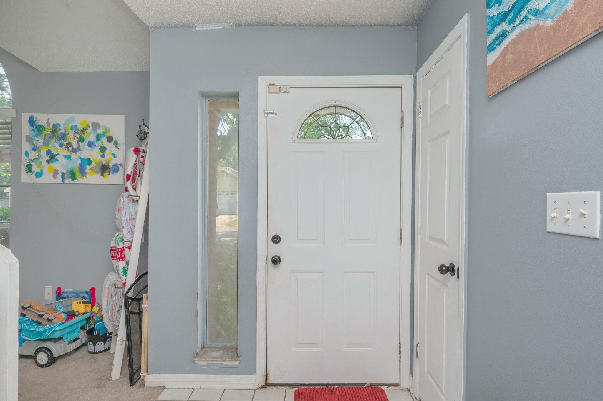 Property Photo: 425 Bristol Cove Road FL 32569