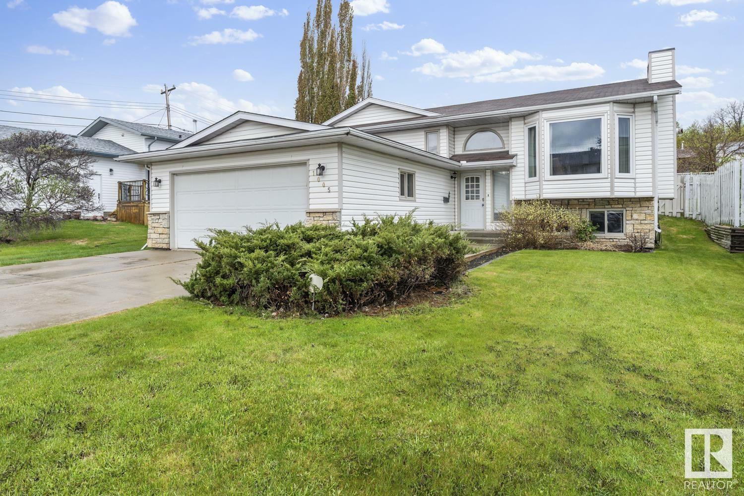 Property Photo: 1005 11 Street AB T9M 1K2