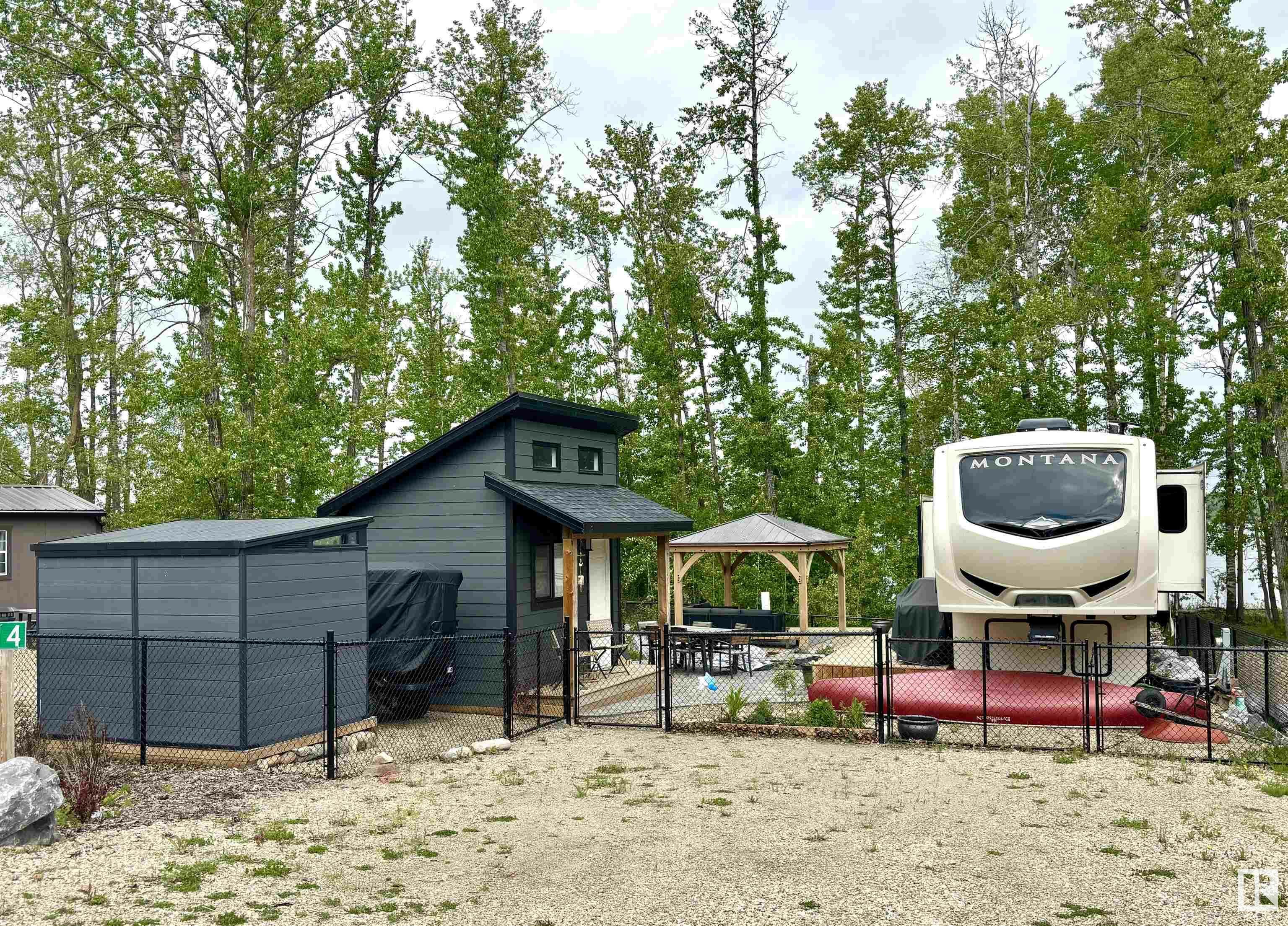 Property Photo: 53509 Rge Road 60 222 AB T7Y 0B5