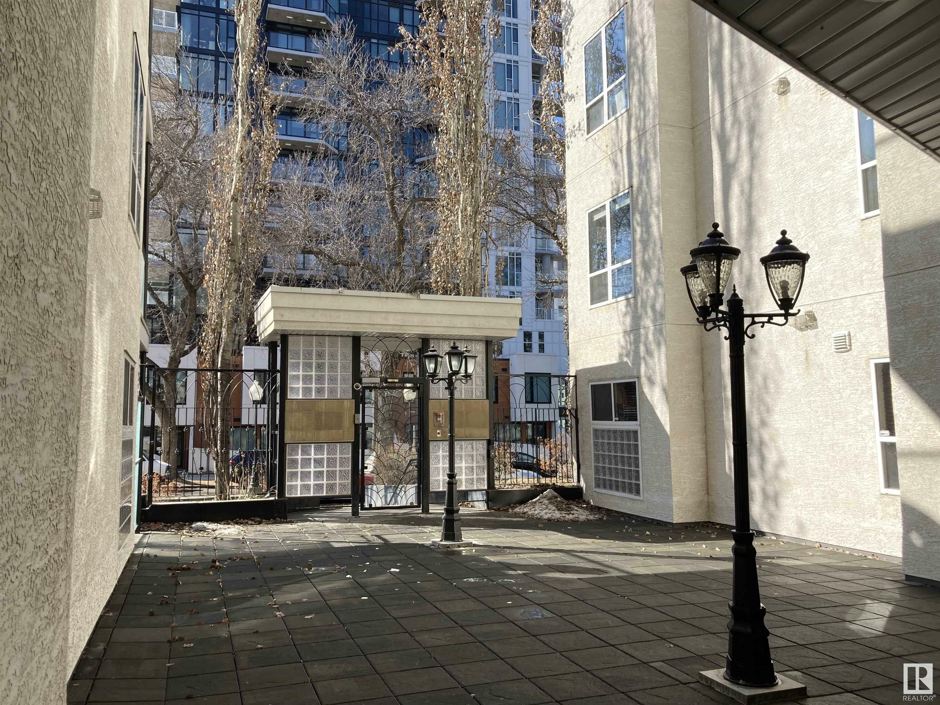 Property Photo: 10023 110 Street NW 423 AB T5K 1J5