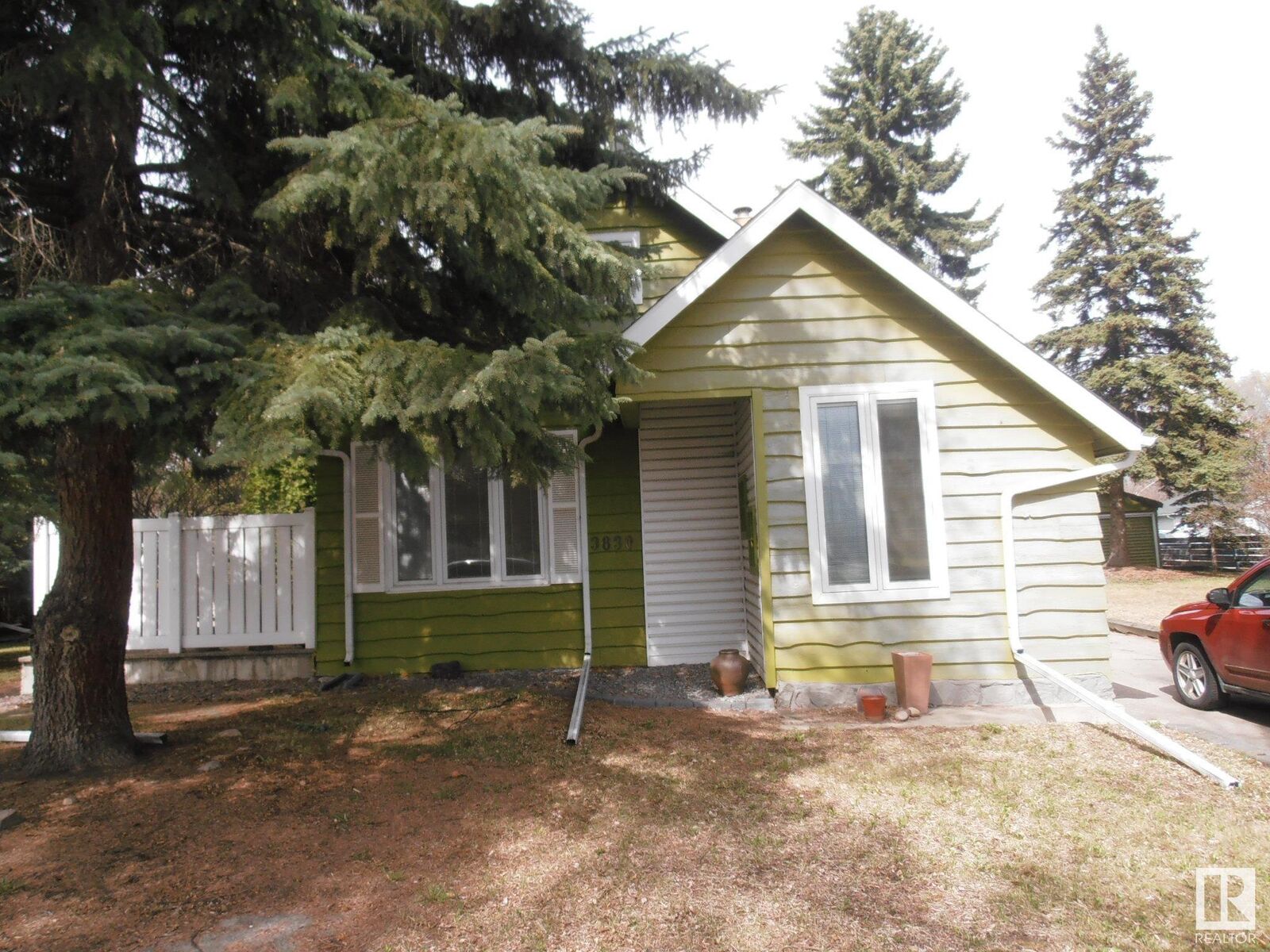 Property Photo: 3830 112 Avenue NW AB T5W 0M6