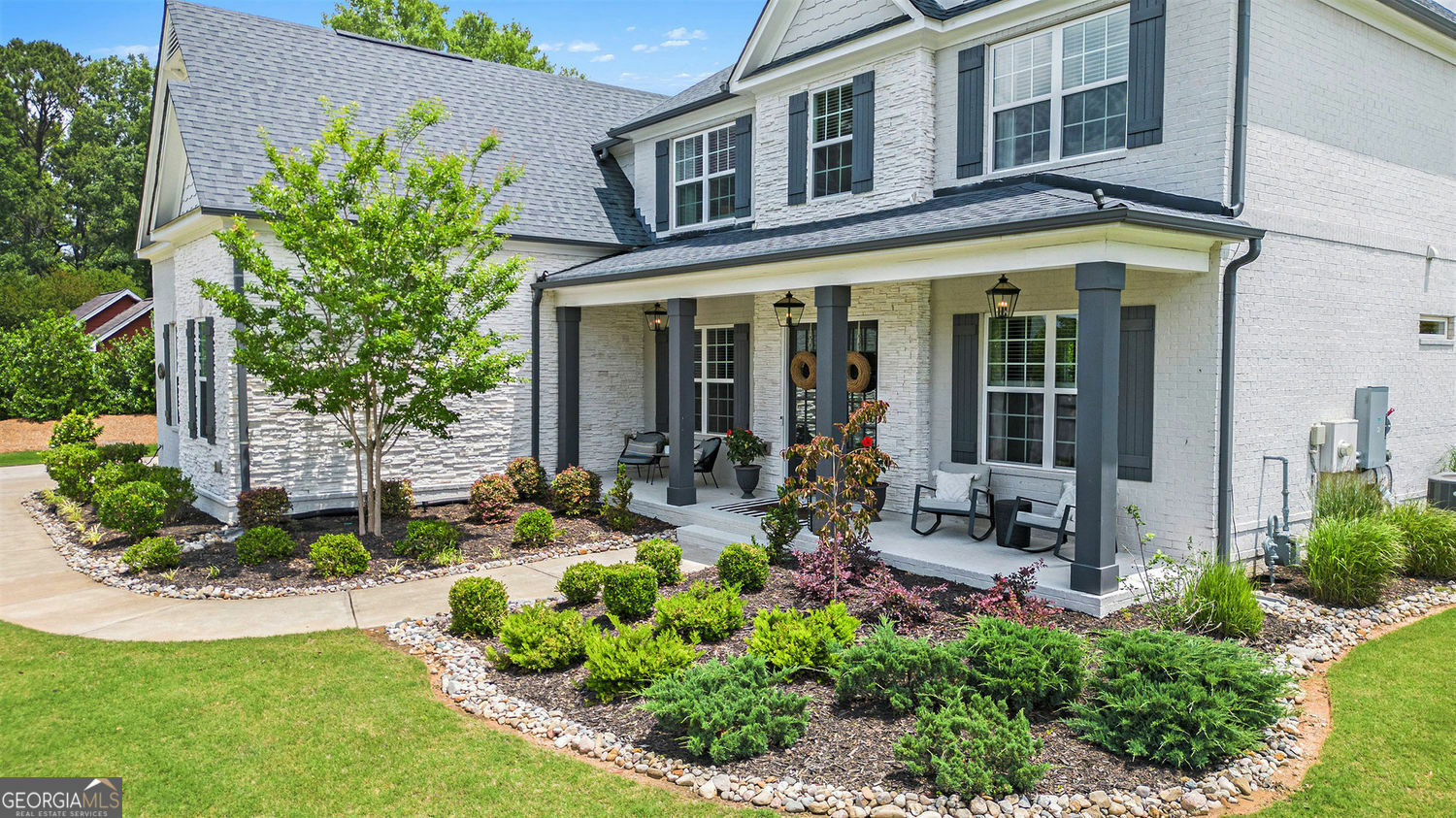 Property Photo: 1865 Henley Way GA 30009
