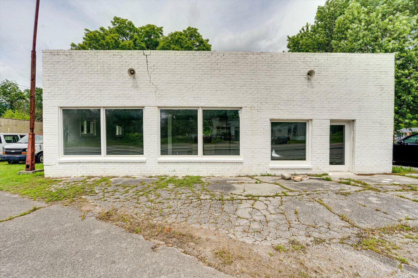 Property Photo: 125 W Indiana Avenue TN 37397