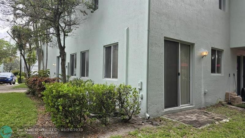 Property Photo: 3261 Laurel Ridge Cir FL 33404