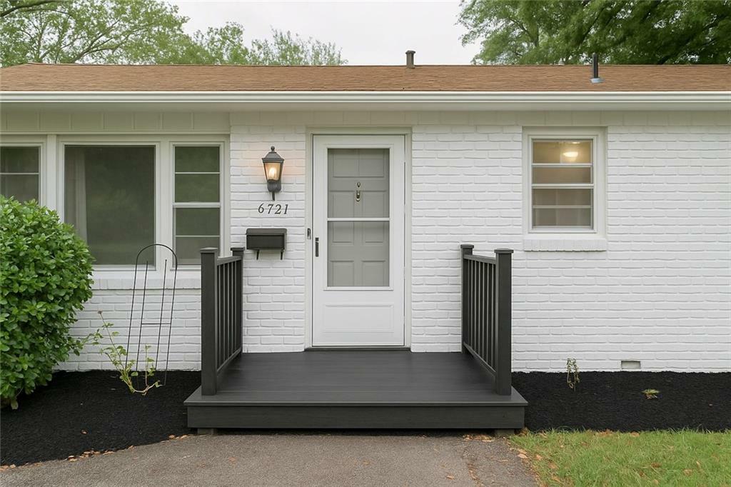 Property Photo: 6721 Larsen Lane KS 66203